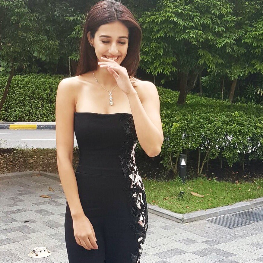 disha patani Super HOT Actress Disha Patani Sizzles In Sexy Outfit | Brand New HD Pics Disha Patani Super Hot Photo Stills 17